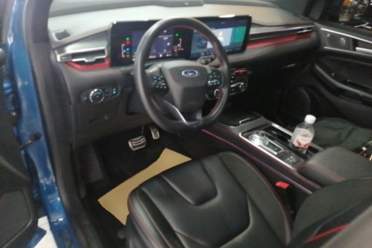 Used Ford Edge 2021 PLUS EcoBoost 245 4x4 ST-Line 7-Seater Center Console