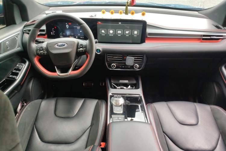 Used Ford Edge 2021 PLUS EcoBoost 245 4x4 ST-Line 7-Seater Center Console