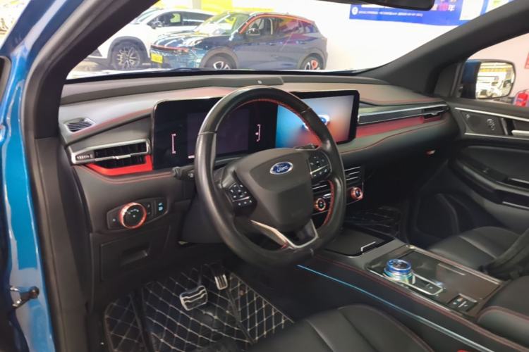 Used Ford Edge 2021 PLUS EcoBoost 245 4x4 ST-Line 7-Seater Center Console