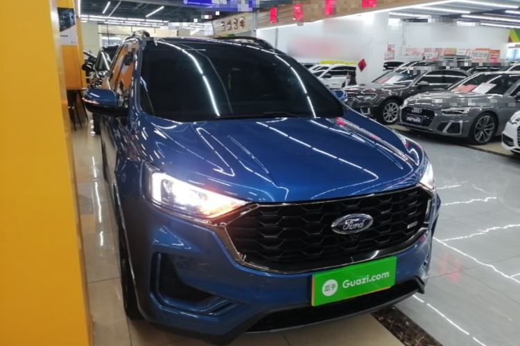 Used Ford Edge 2021 PLUS EcoBoost 245 4x4 ST-Line 7-Seater Front Right 45 Deg