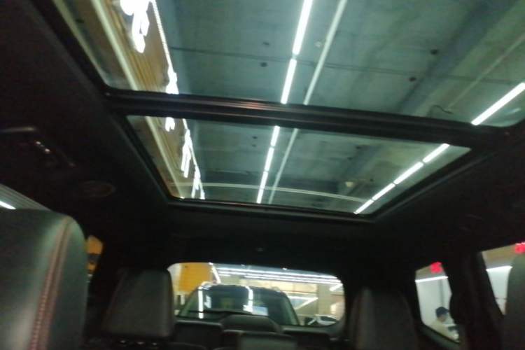 Used Ford Edge 2021 PLUS EcoBoost 245 4x4 ST-Line 7-Seater Headliner