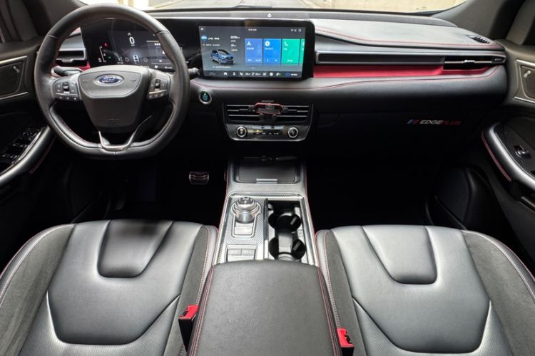 Used Ford Edge 2021 PLUS EcoBoost 245 4x4 ST-Line 7-Seater Interior 1
