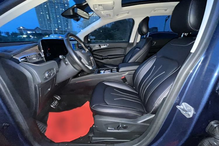 Used Ford Edge 2021 Facelifted PLUS EcoBoost 245 Two-Wheel Drive XLT 7-Seater Interior 1