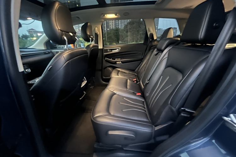 Used Ford Edge 2021 Facelifted PLUS EcoBoost 245 Two-Wheel Drive XLT 7-Seater Interior 2