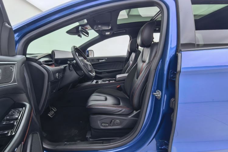 Used Ford Edge 2021 PLUS EcoBoost 245 4x4 ST-Line 7-Seater Interior 2
