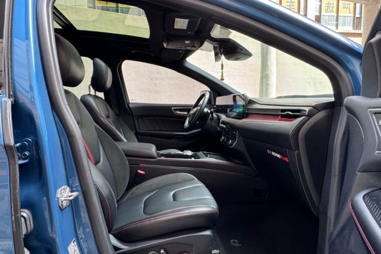 Used Ford Edge 2021 PLUS EcoBoost 245 4x4 ST-Line 7-Seater Interior 3