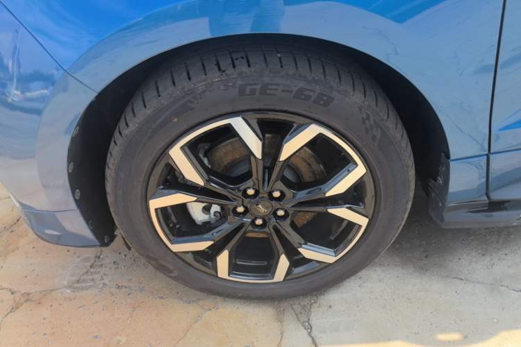 Used Ford Edge 2021 PLUS EcoBoost 245 4x4 ST-Line 7-Seater Left Front Wheel Hub