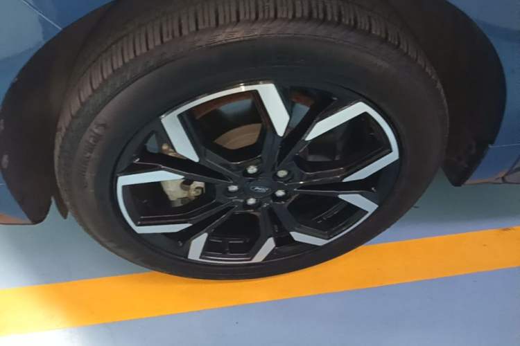 Used Ford Edge 2021 PLUS EcoBoost 245 4x4 ST-Line 7-Seater Left Front Wheel Hub