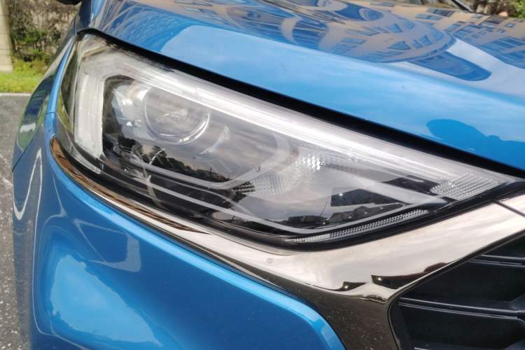 Used Ford Edge 2021 PLUS EcoBoost 245 4x4 ST-Line 7-Seater Right Front Headlight