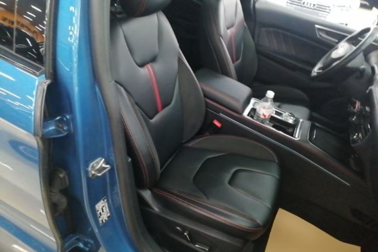 Used Ford Edge 2021 PLUS EcoBoost 245 4x4 ST-Line 7-Seater Right Front Seat