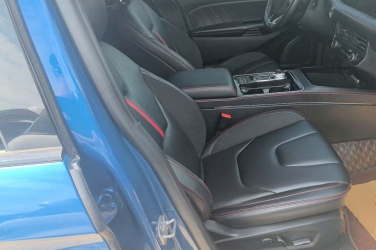 Used Ford Edge 2021 PLUS EcoBoost 245 4x4 ST-Line 7-Seater Right Front Seat