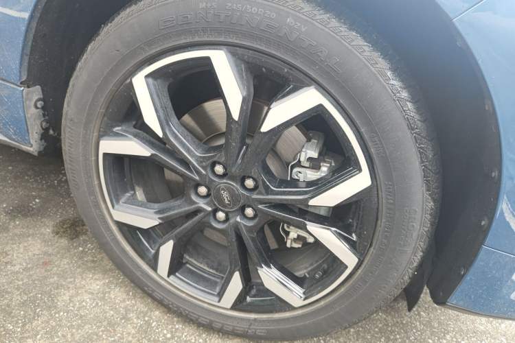 Used Ford Edge 2021 PLUS EcoBoost 245 4x4 ST-Line 7-Seater Right Front Wheel Hub