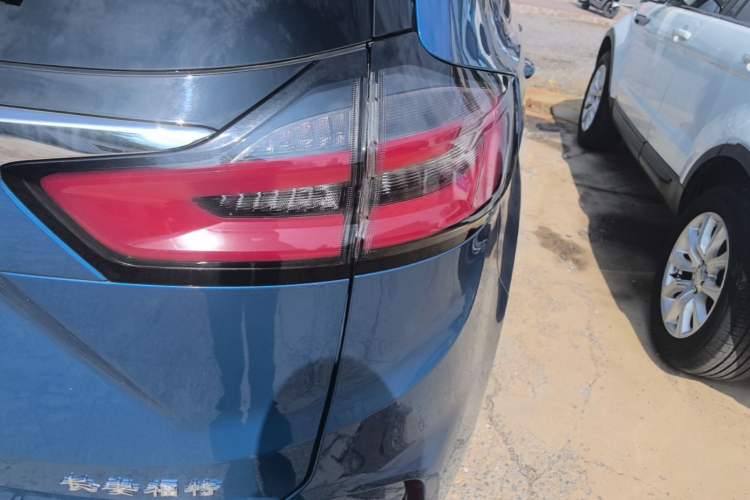 Used Ford Edge 2021 PLUS EcoBoost 245 4x4 ST-Line 7-Seater Right Rear Taillight