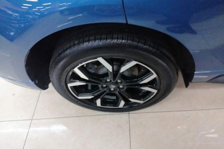Used Ford Edge 2021 PLUS EcoBoost 245 4x4 ST-Line 7-Seater Right Rear Wheel Hub