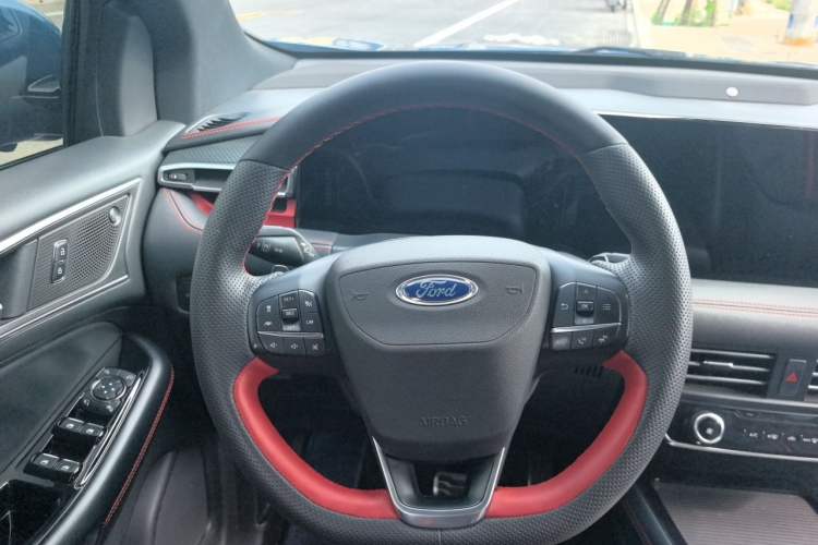 Used Ford Edge 2021 PLUS EcoBoost 245 4x4 ST-Line 7-Seater Steering Wheel