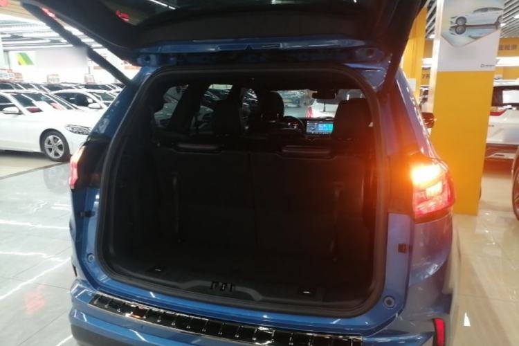 Used Ford Edge 2021 PLUS EcoBoost 245 4x4 ST-Line 7-Seater Trunk