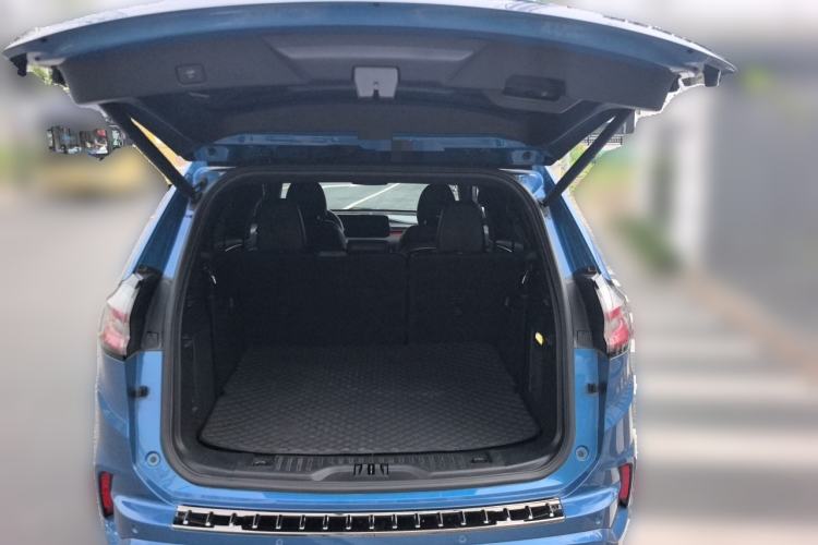 Used Ford Edge 2021 PLUS EcoBoost 245 4x4 ST-Line 7-Seater Trunk