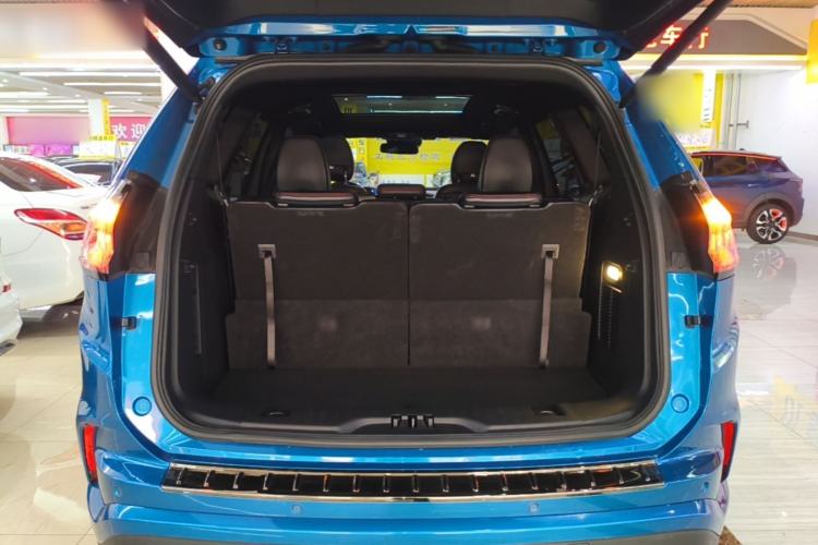 Used Ford Edge 2021 PLUS EcoBoost 245 4x4 ST-Line 7-Seater Trunk