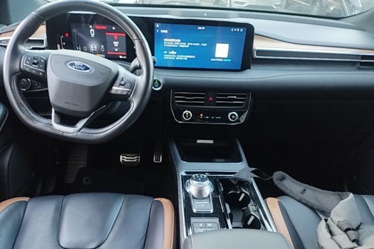 Used Ford Edge 2021 PLUS EcoBoost 245 Four-Wheel Drive Titanium Edition 7-Seater Center Console