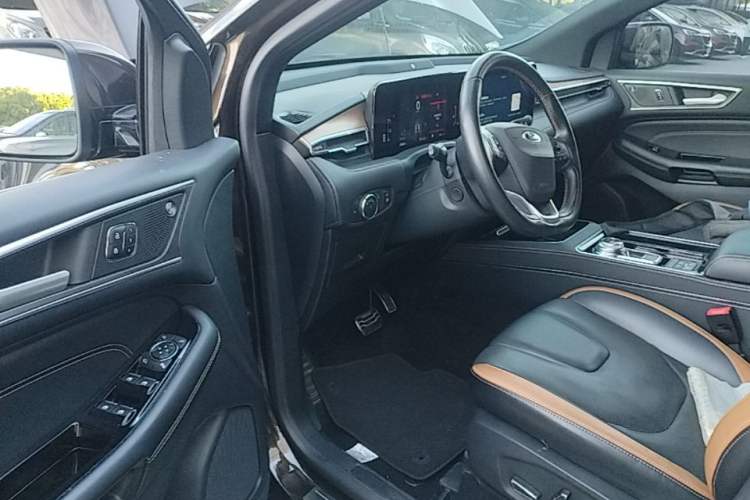 Used Ford Edge 2021 PLUS EcoBoost 245 Four-Wheel Drive Titanium Edition 7-Seater Driver Seat