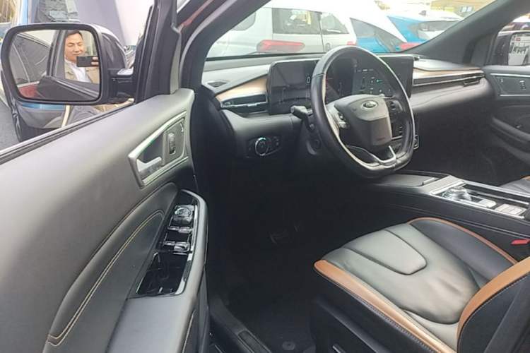 Used Ford Edge 2021 PLUS EcoBoost 245 Four-Wheel Drive Titanium Edition 7-Seater Driver Seat