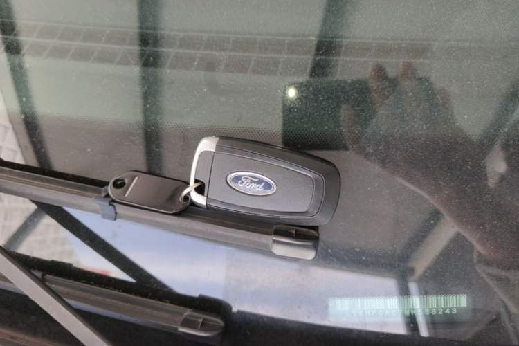 Used Ford Edge 2021 PLUS EcoBoost 245 Four-Wheel Drive Titanium Edition 7-Seater Interior 1