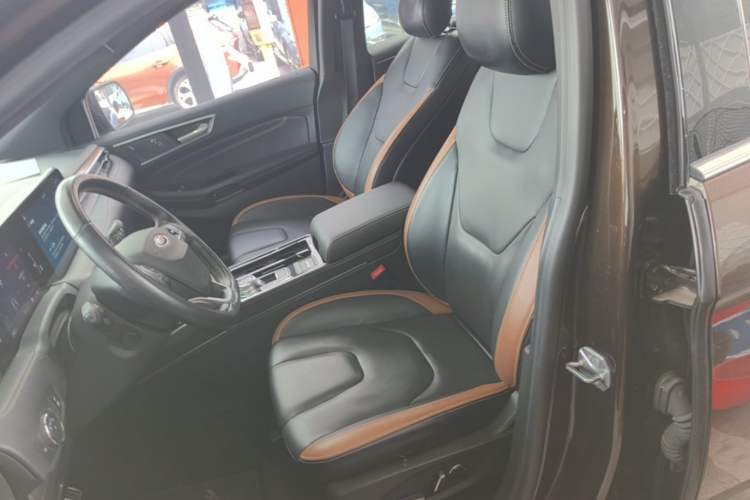 Used Ford Edge 2021 PLUS EcoBoost 245 Four-Wheel Drive Titanium Edition 7-Seater Left Front Seat