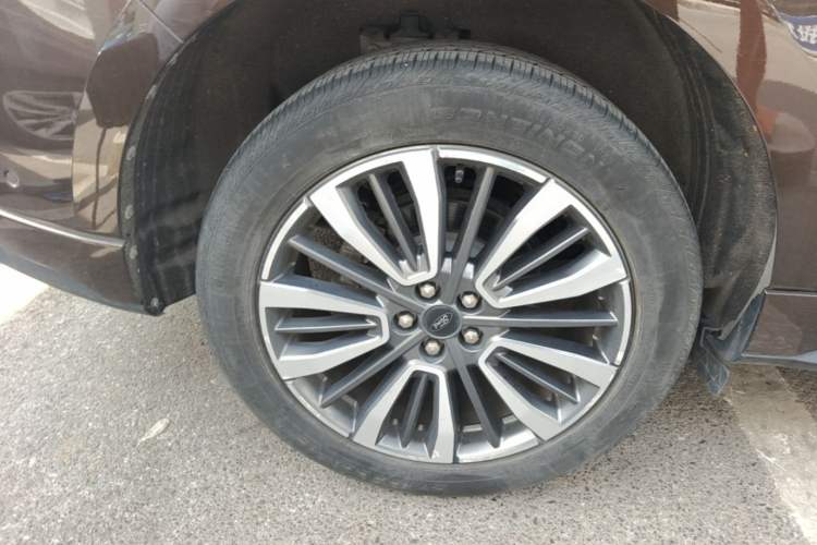Used Ford Edge 2021 PLUS EcoBoost 245 Four-Wheel Drive Titanium Edition 7-Seater Right Rear Wheel Hub