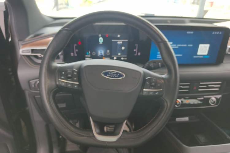 Used Ford Edge 2021 PLUS EcoBoost 245 Four-Wheel Drive Titanium Edition 7-Seater Steering Wheel