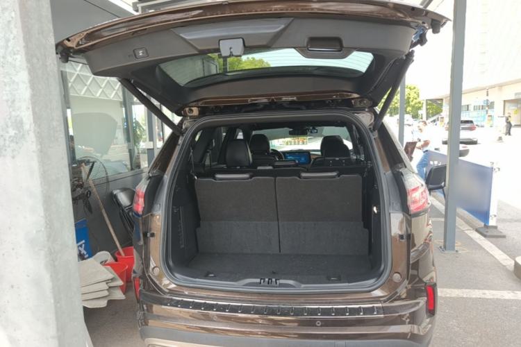 Used Ford Edge 2021 PLUS EcoBoost 245 Four-Wheel Drive Titanium Edition 7-Seater Trunk