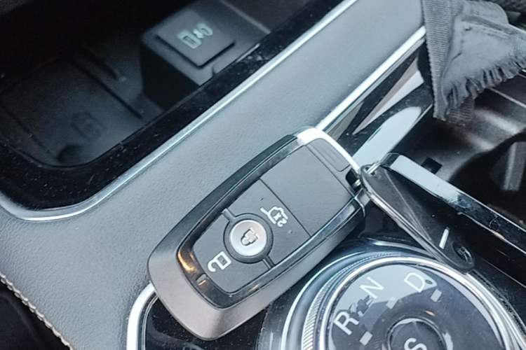 Used Ford Edge 2021 PLUS EcoBoost 245 Four-Wheel Drive Titanium Edition 7-Seater Vehicle Key