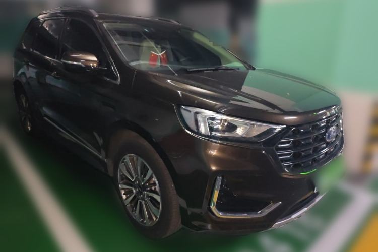 Used Ford Edge 2021 PLUS EcoBoost 245 Two-Wheel-Drive Titanium 7-Seater Front Right 45 Deg