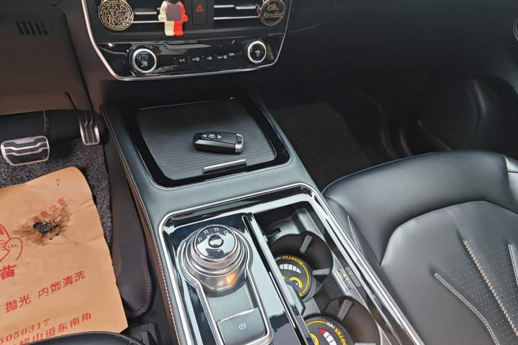 Used Ford Edge 2021 Facelifted PLUS EcoBoost 245 Two-Wheel Drive XLT 7-Seater Gear Lever