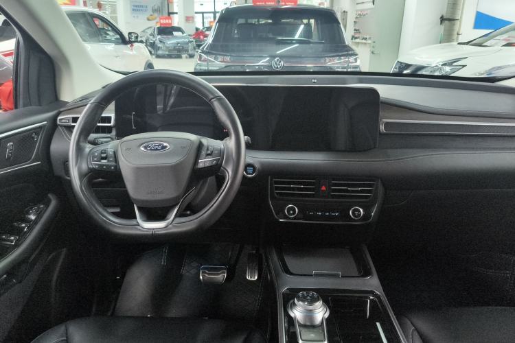Used Ford Edge 2021 Facelifted PLUS EcoBoost 245 Two-Wheel Drive XLT 7-Seater Interior 3