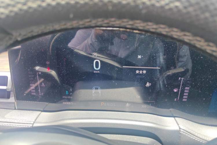 Used Ford Edge 2021 PLUS EcoBoost 245 Two-Wheel-Drive Titanium 7-Seater Instrument Cluster