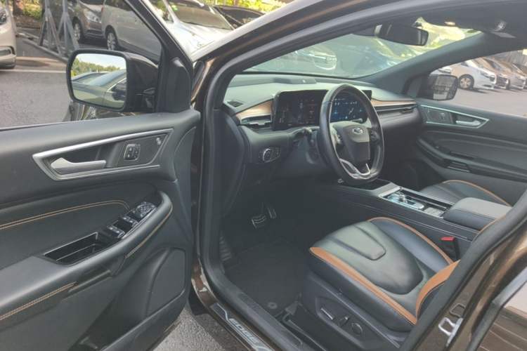Used Ford Edge 2021 PLUS EcoBoost 245 Four-Wheel Drive Titanium Edition 7-Seater Driver Seat