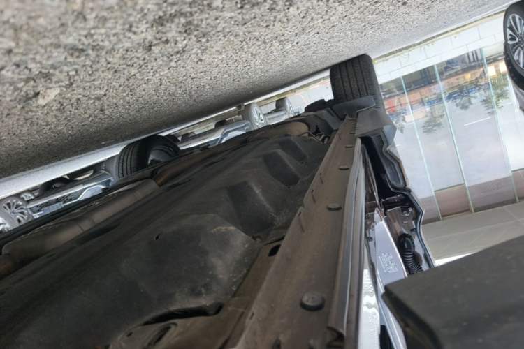 Used Ford Edge 2021 PLUS EcoBoost 245 Four-Wheel Drive Titanium Edition 7-Seater Right Side Sill