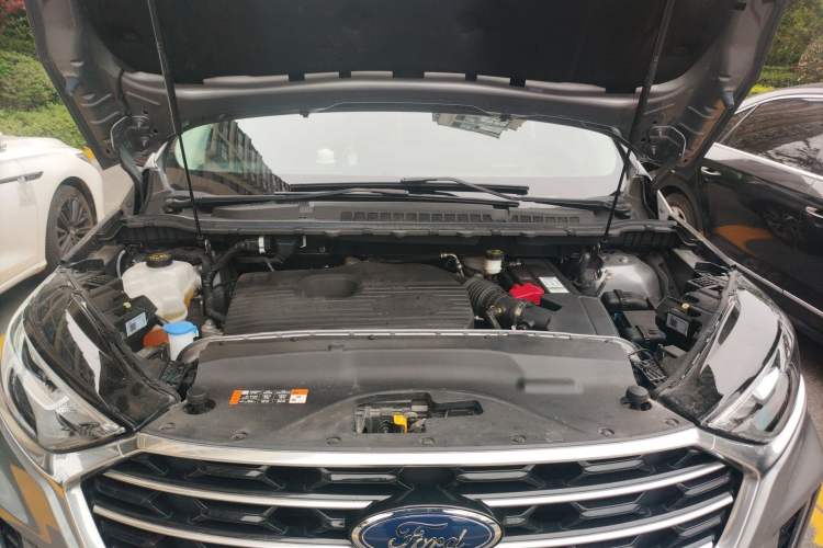 Used Ford Edge 2021 PLUS EcoBoost 245 Two-Wheel-Drive Platinum Edition 5 Seats Engine Bay