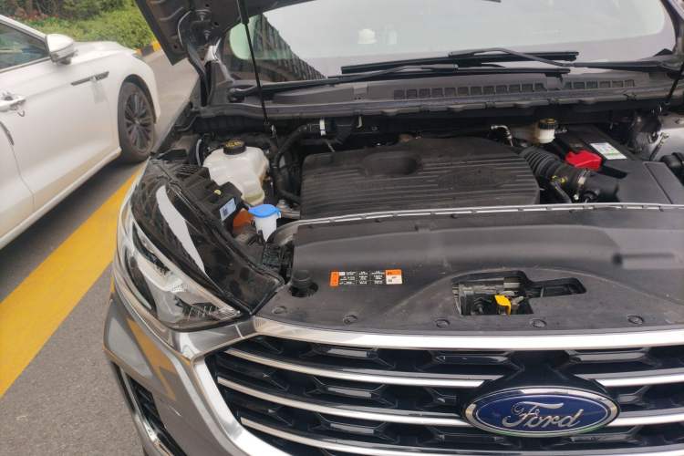 Used Ford Edge 2021 PLUS EcoBoost 245 Two-Wheel-Drive Platinum Edition 5 Seats Engine Bay Right