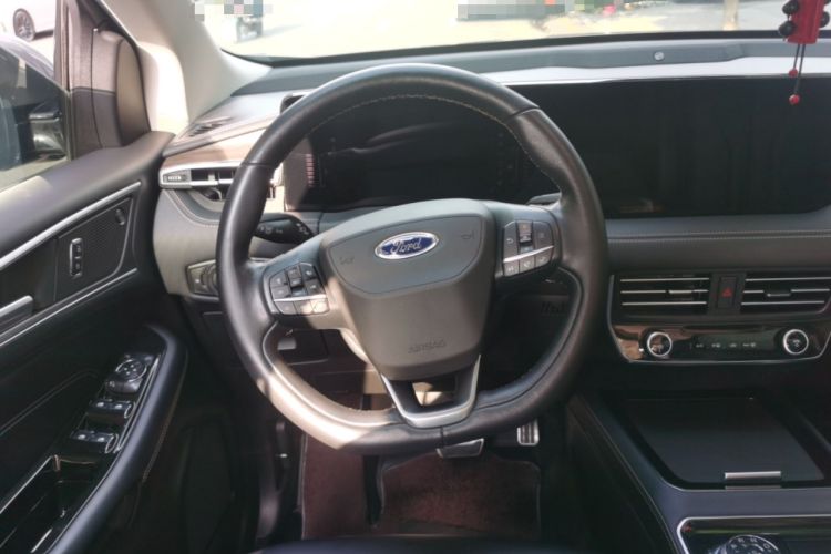 Used Ford Edge 2021 Facelifted PLUS EcoBoost 245 Two-Wheel Drive XLT 7-Seater Steering Wheel