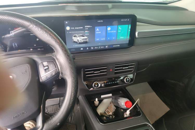 Used Ford Edge 2021 PLUS EcoBoost 245 Two-Wheel-Drive Platinum Edition 5 Seats Audio And AC Panel