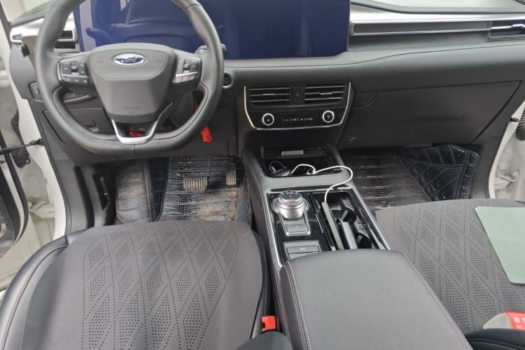 Used Ford Edge 2021 PLUS EcoBoost 245 Two-Wheel-Drive Platinum Edition 5 Seats Center Console
