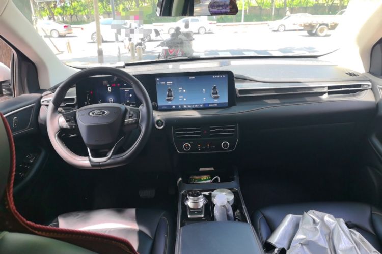 Used Ford Edge 2021 PLUS EcoBoost 245 Two-Wheel-Drive Platinum Edition 5 Seats Center Console