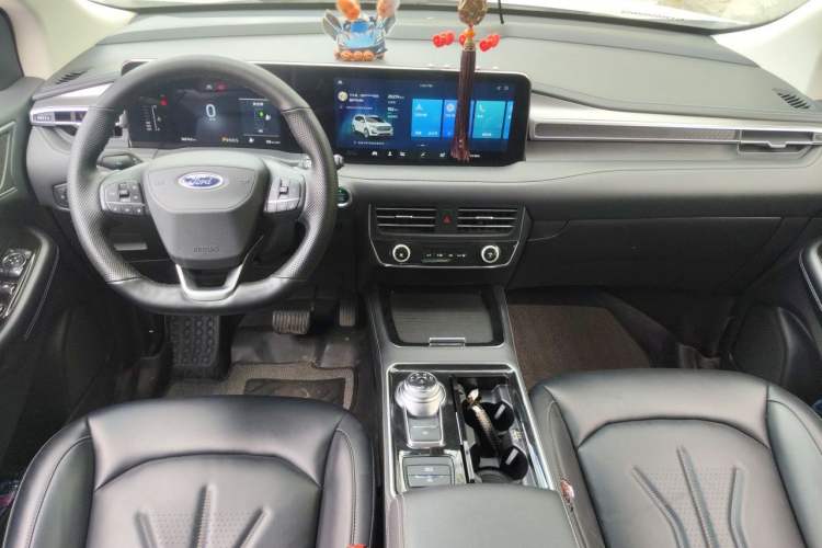 Used Ford Edge 2021 PLUS EcoBoost 245 Two-Wheel-Drive Platinum Edition 5 Seats Center Console