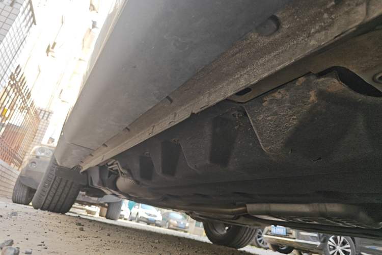 Used Ford Edge 2021 PLUS EcoBoost 245 Two-Wheel-Drive Titanium 7-Seater Chassis Front Right