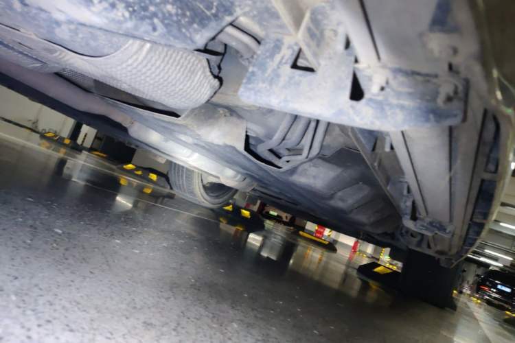 Used Ford Edge 2021 PLUS EcoBoost 245 Two-Wheel-Drive Titanium 7-Seater Chassis Rear Right