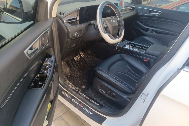 Used Ford Edge 2021 PLUS EcoBoost 245 Two-Wheel-Drive Titanium 7-Seater Driver Seat