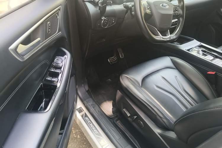 Used Ford Edge 2021 PLUS EcoBoost 245 Two-Wheel-Drive Titanium 7-Seater Driver Seat