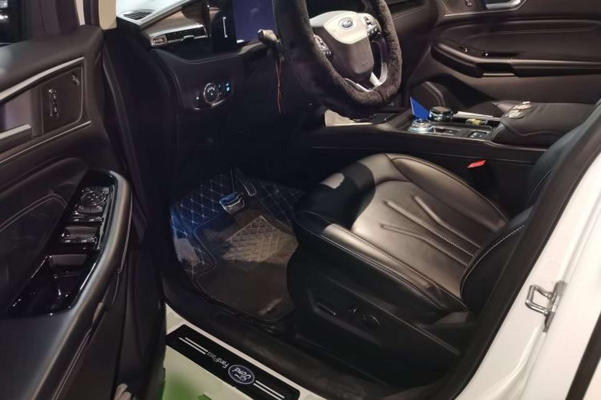 Used Ford Edge 2021 PLUS EcoBoost 245 Two-Wheel-Drive Titanium 7-Seater Driver Seat