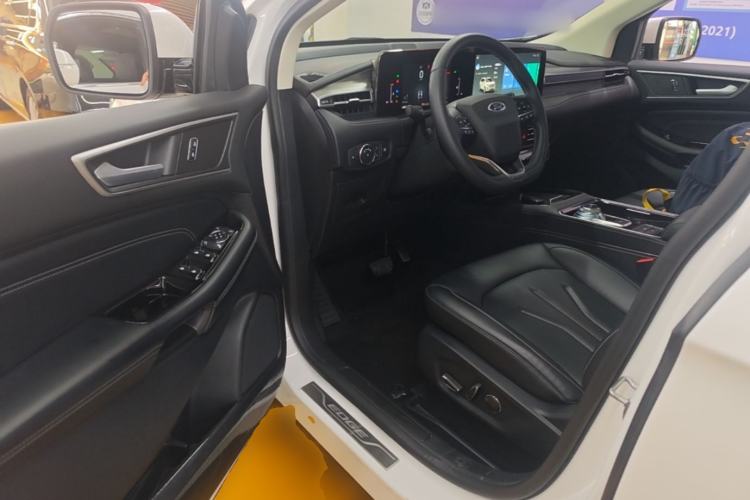 Used Ford Edge 2021 PLUS EcoBoost 245 Two-Wheel-Drive Platinum Edition 5 Seats Driver Seat